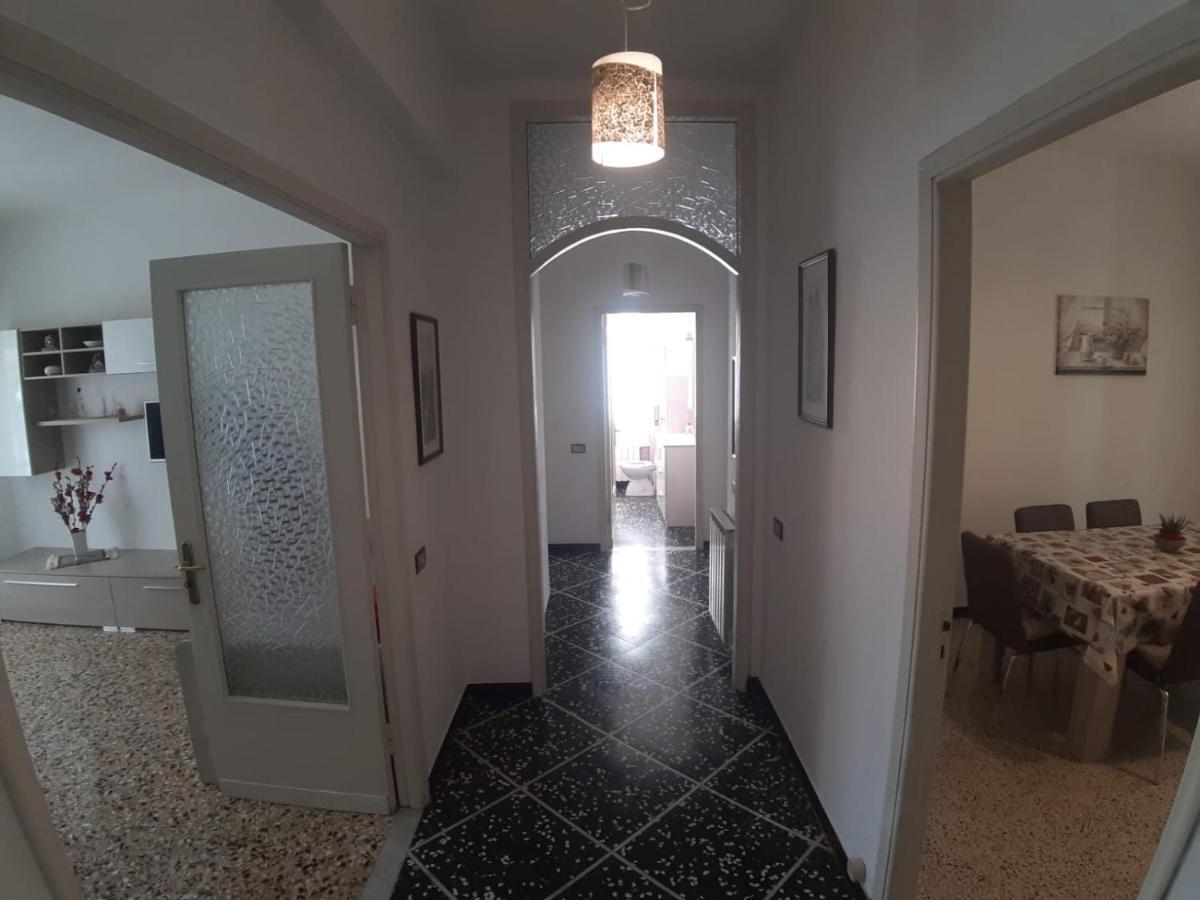 Appartamento Centrale Fino A 8 Posti Letto Pontremoli Exterior foto