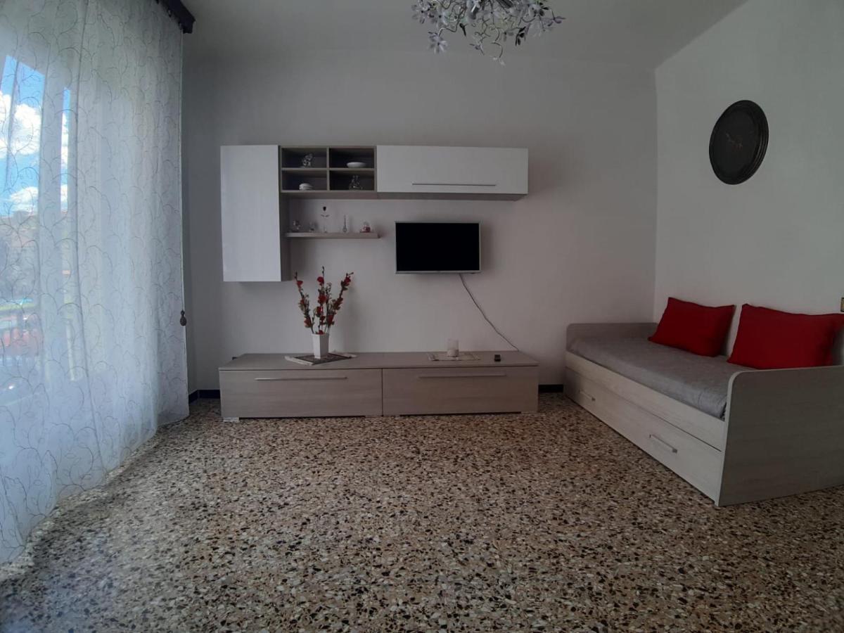Appartamento Centrale Fino A 8 Posti Letto Pontremoli Exterior foto