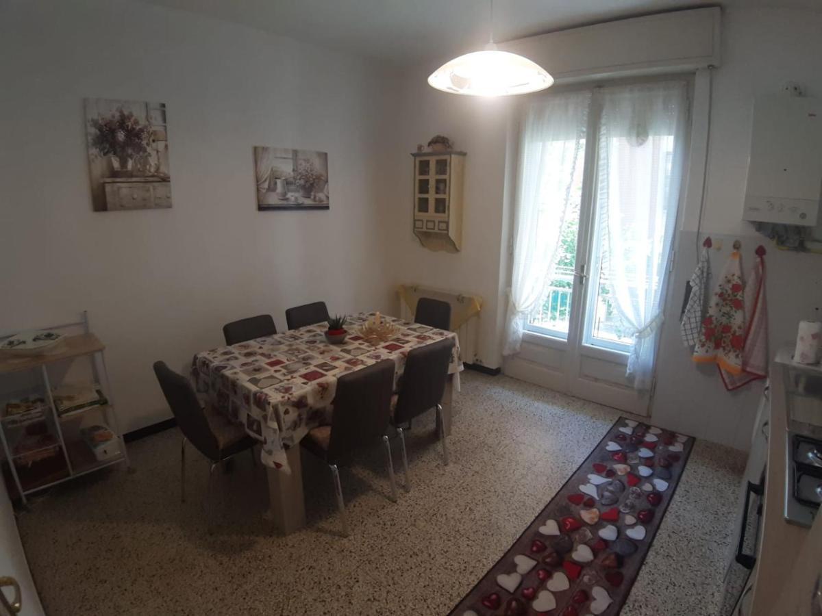 Appartamento Centrale Fino A 8 Posti Letto Pontremoli Exterior foto