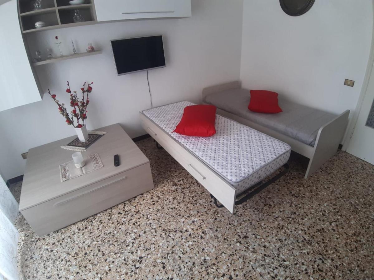 Appartamento Centrale Fino A 8 Posti Letto Pontremoli Exterior foto