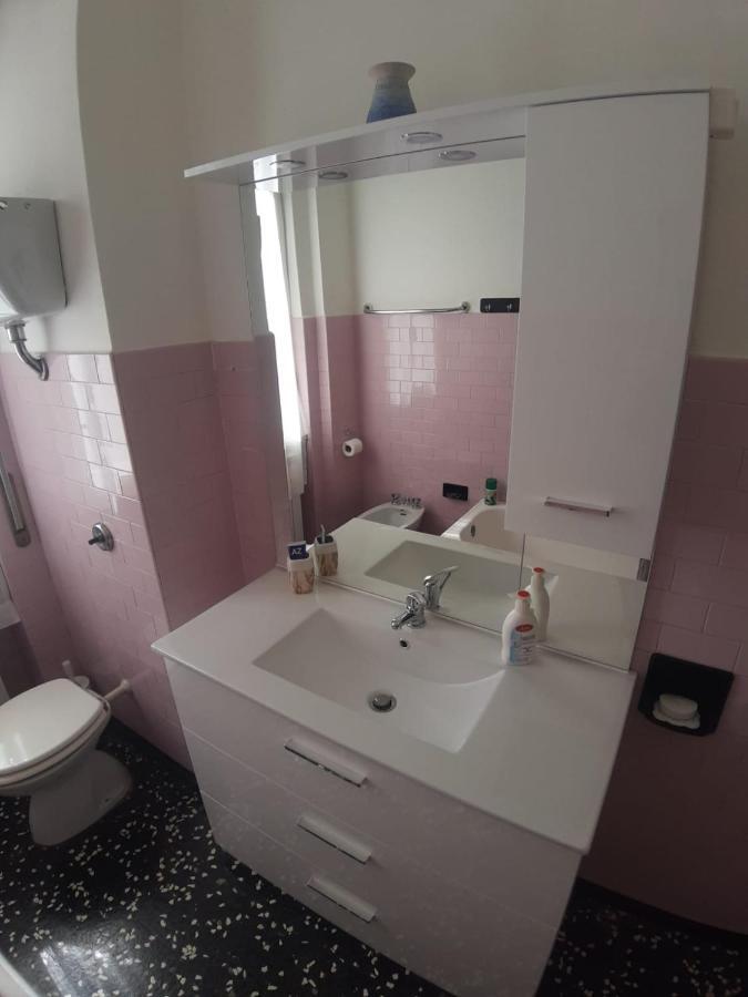Appartamento Centrale Fino A 8 Posti Letto Pontremoli Exterior foto