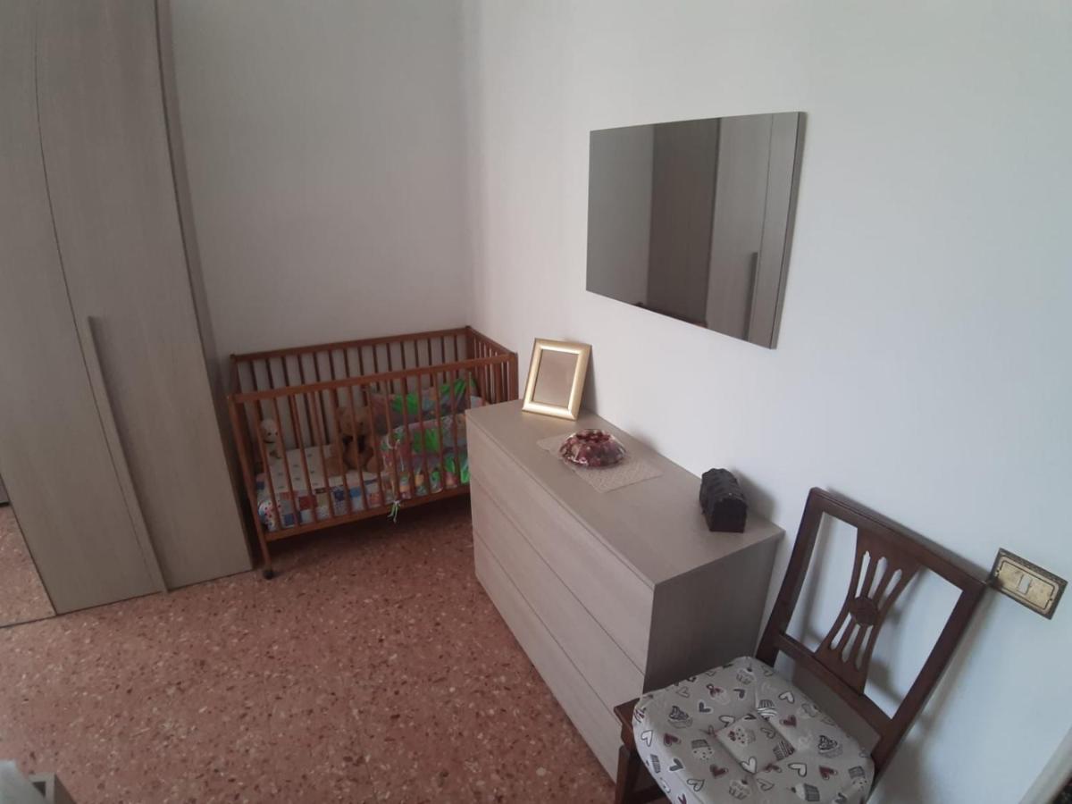 Appartamento Centrale Fino A 8 Posti Letto Pontremoli Exterior foto